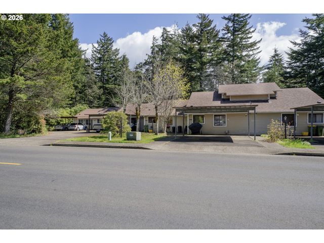 1320 SPRUCE St, Florence, OR 97439