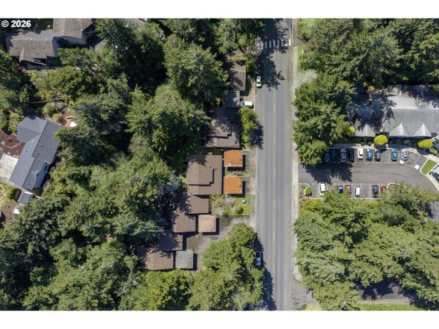 1320 SPRUCE St, Florence, OR 97439