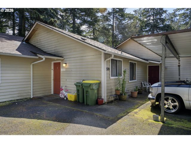 1320 SPRUCE St, Florence, OR 97439