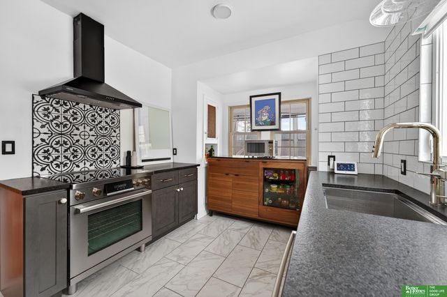 2520 N 56 Street, Omaha, NE 68104