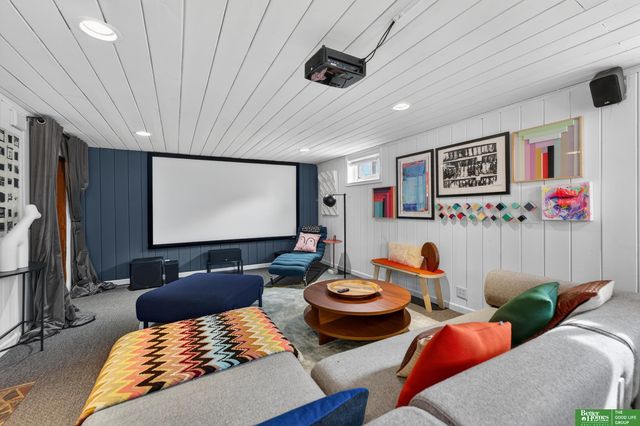 2520 N 56 Street, Omaha, NE 68104