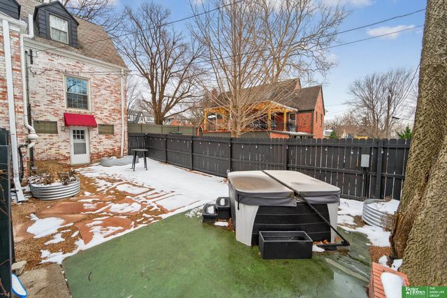 2520 N 56 Street, Omaha, NE 68104