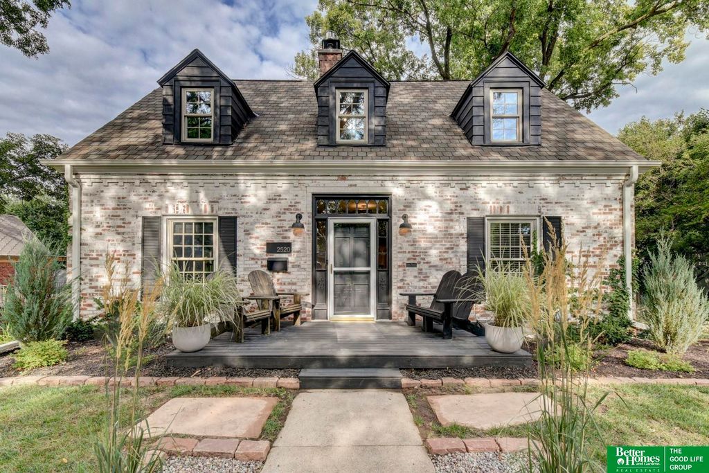 2520 N 56 Street, Omaha, NE 68104