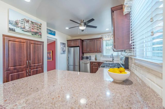 519 Gwynn Street, Babylon, NY 11702