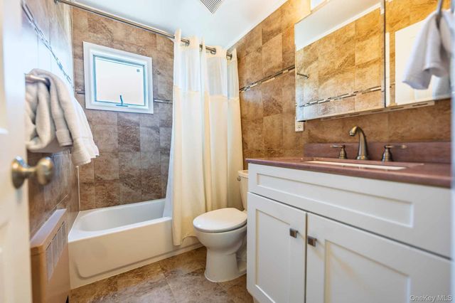 519 Gwynn Street, Babylon, NY 11702