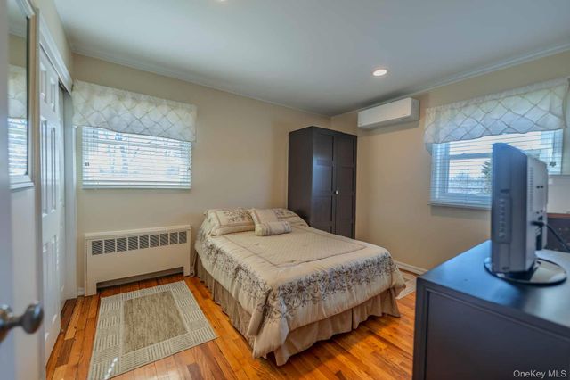 519 Gwynn Street, Babylon, NY 11702