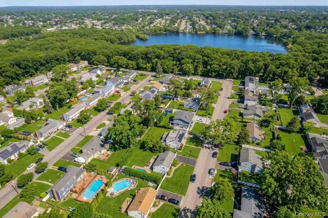 519 Gwynn Street, Babylon, NY 11702