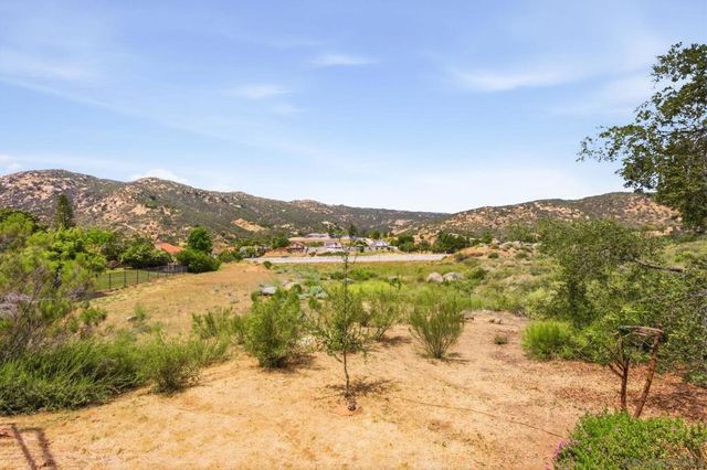 8850 Summerhill Point, Alpine, CA 91901