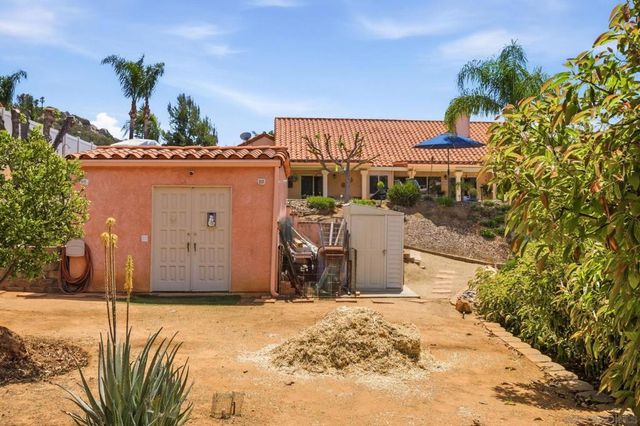 8850 Summerhill Point, Alpine, CA 91901