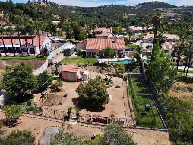 8850 Summerhill Point, Alpine, CA 91901