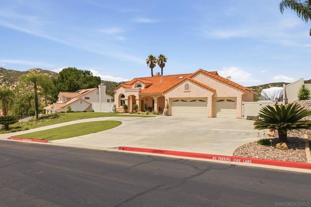 8850 Summerhill Point, Alpine, CA 91901