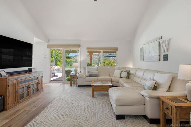 8850 Summerhill Point, Alpine, CA 91901