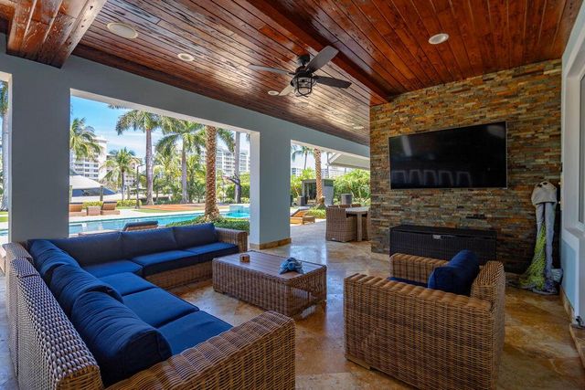 4130 NE 31st Avenue, Lighthouse Point, FL 33064