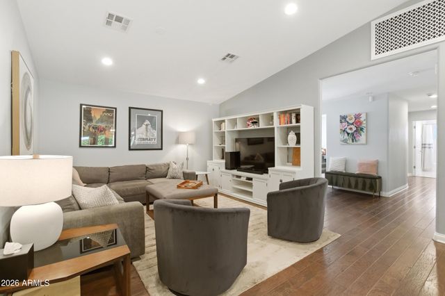 2945 N 47TH Place, Phoenix, AZ 85018