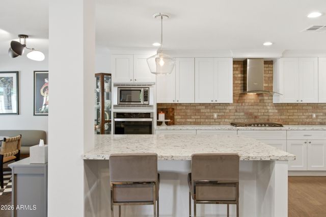 2945 N 47TH Place, Phoenix, AZ 85018