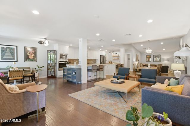 2945 N 47TH Place, Phoenix, AZ 85018
