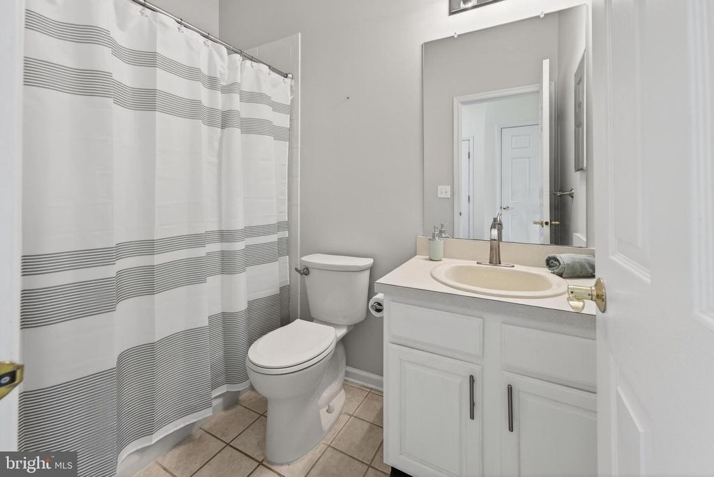 Image 28 of property listing at 269 MEADOWLARK DR, Hamilton, NJ 08690