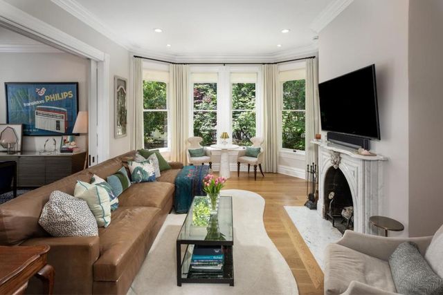 2275 Amherst Street, Palo Alto, CA 94306