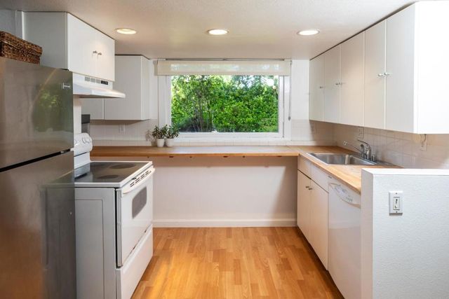 2275 Amherst Street, Palo Alto, CA 94306