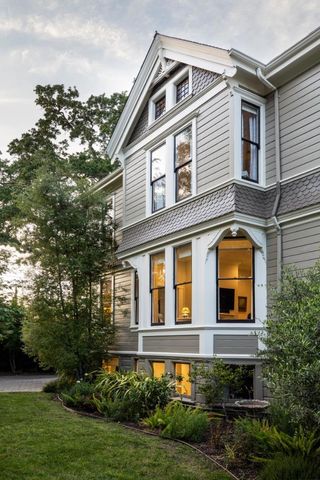 2275 Amherst Street, Palo Alto, CA 94306