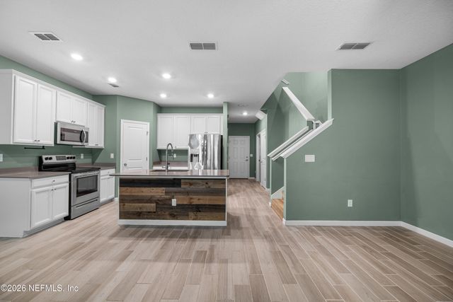 1609 POTTSBURG POINT Drive, Jacksonville, FL 32207