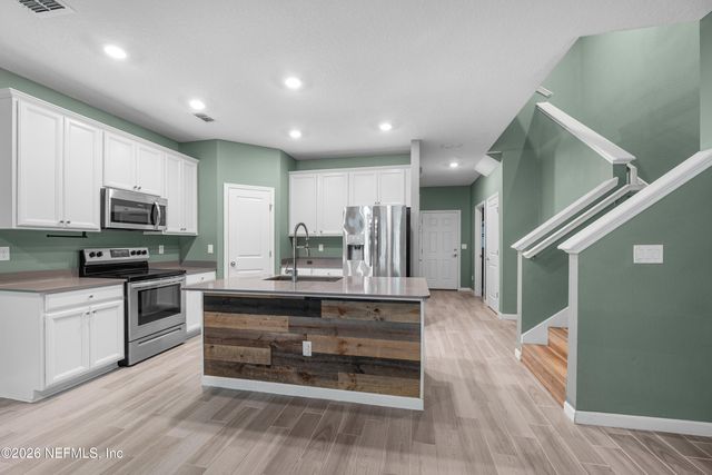 1609 POTTSBURG POINT Drive, Jacksonville, FL 32207