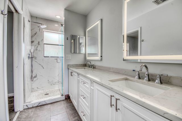 495 Prestwick Circle, Palm Beach Gardens, FL 33418