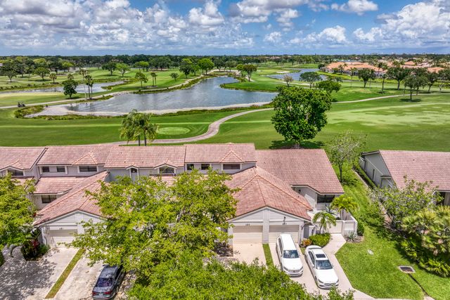 495 Prestwick Circle, Palm Beach Gardens, FL 33418