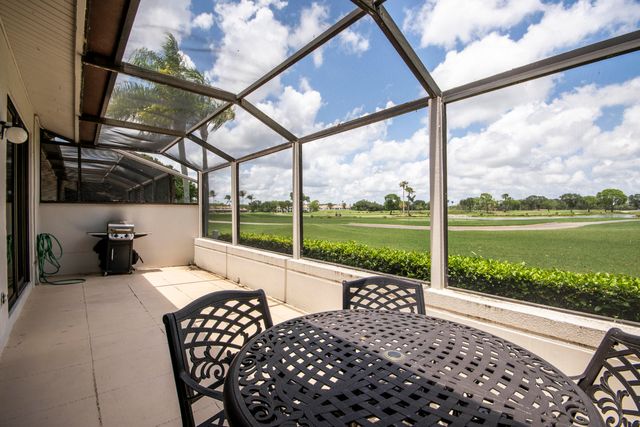 495 Prestwick Circle, Palm Beach Gardens, FL 33418