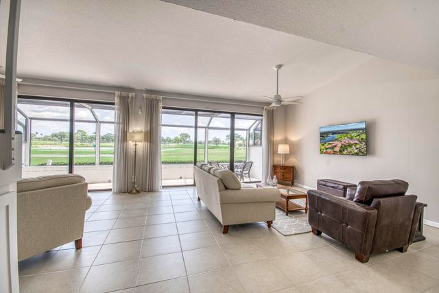 495 Prestwick Circle, Palm Beach Gardens, FL 33418