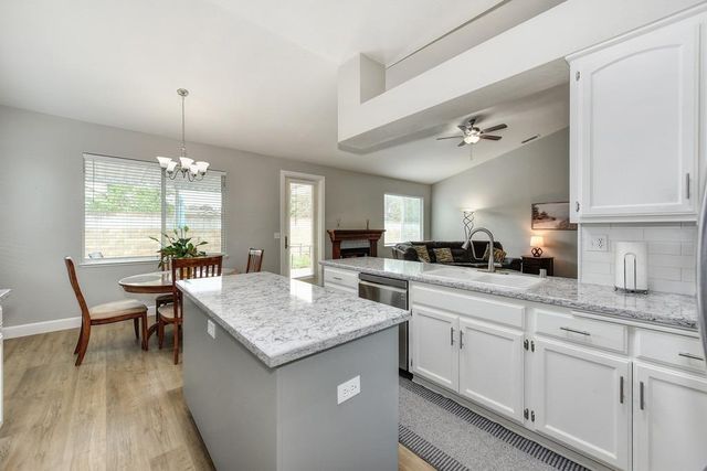 2906 Aquamarine Cir, Rescue, CA 95672