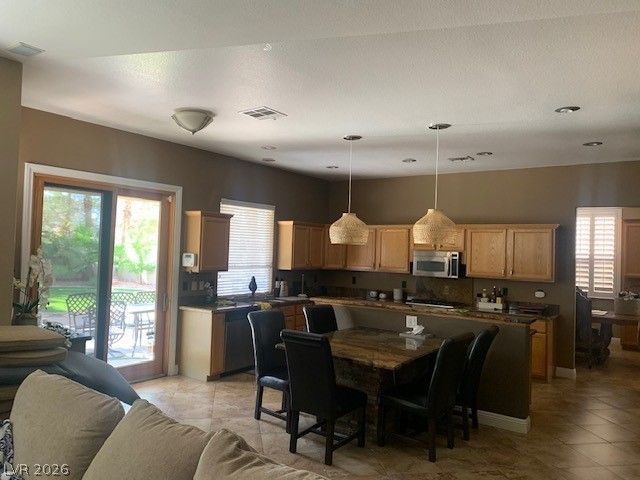 302 Doe Run, Henderson, NV 89012