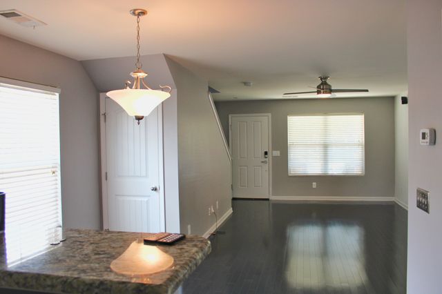 1439 Riverbrook Dr, Hermitage, TN 37076