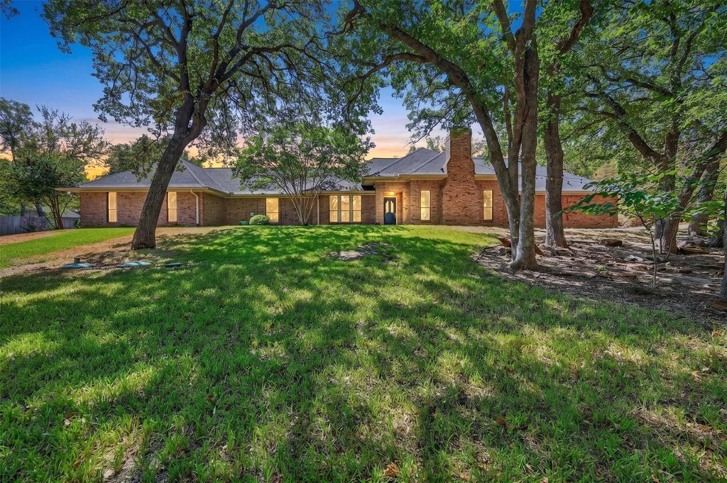 6501 Oakview Drive, Flower Mound, TX 75022 — exterior