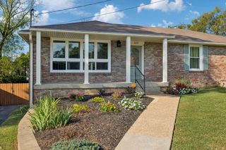 8207 Luree Ln, Hermitage, TN 37076