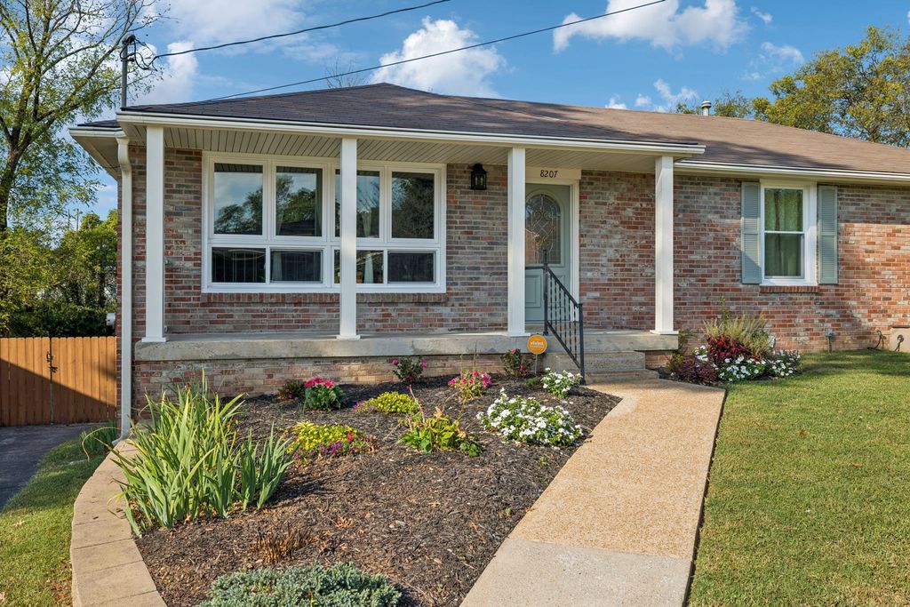 8207 Luree Ln, Hermitage, TN 37076