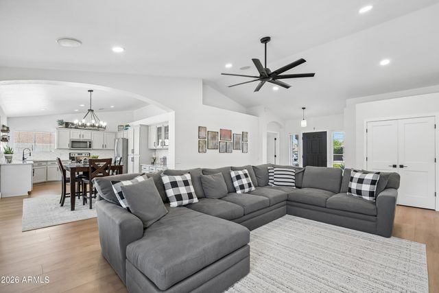 4451 W Creedance Boulevard, Glendale, AZ 85310