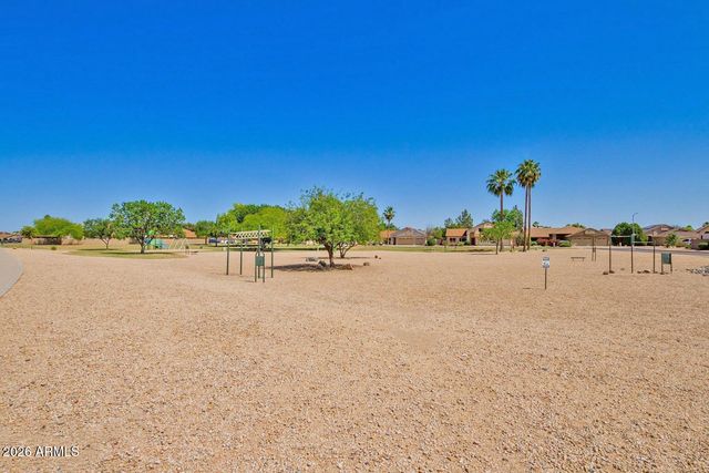 4451 W Creedance Boulevard, Glendale, AZ 85310