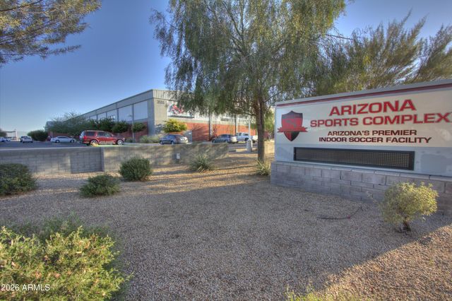 4451 W Creedance Boulevard, Glendale, AZ 85310