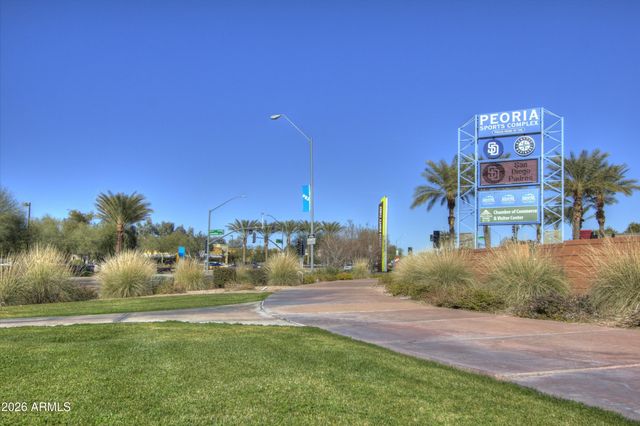 4451 W Creedance Boulevard, Glendale, AZ 85310