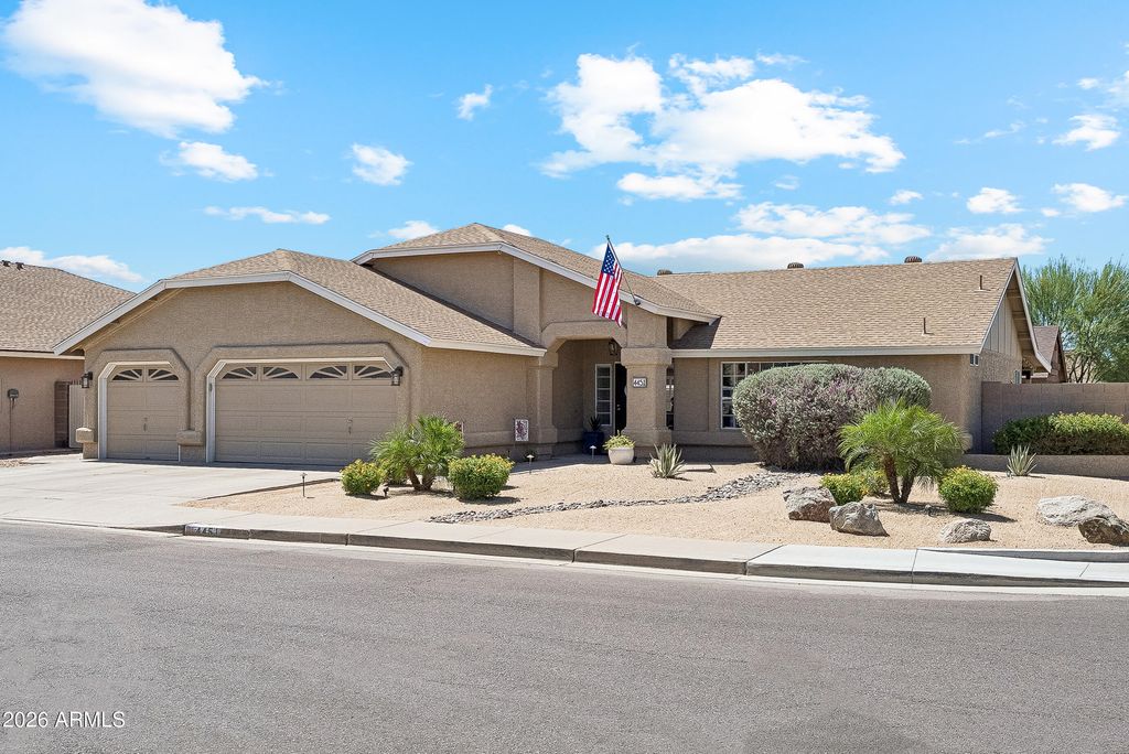 4451 W Creedance Boulevard, Glendale, AZ 85310