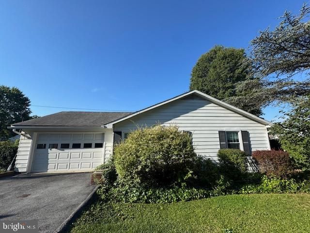 42 GRAND PKWY, Lewistown, PA 17044