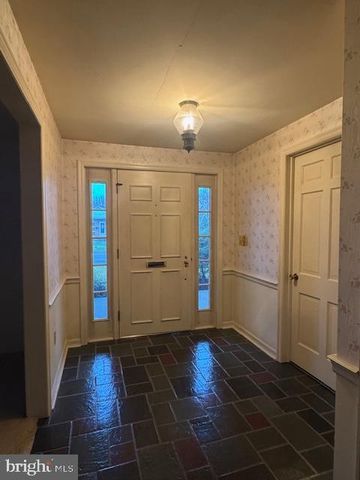 42 GRAND PKWY, Lewistown, PA 17044