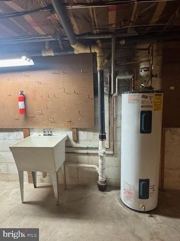 42 GRAND PKWY, Lewistown, PA 17044