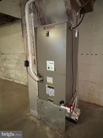 42 GRAND PKWY, Lewistown, PA 17044