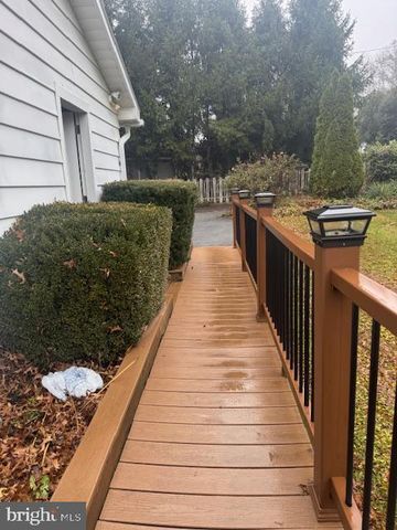 42 GRAND PKWY, Lewistown, PA 17044