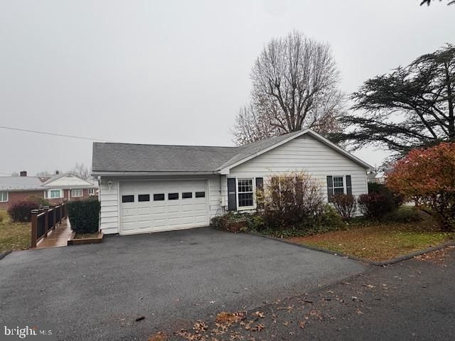 42 GRAND PKWY, Lewistown, PA 17044