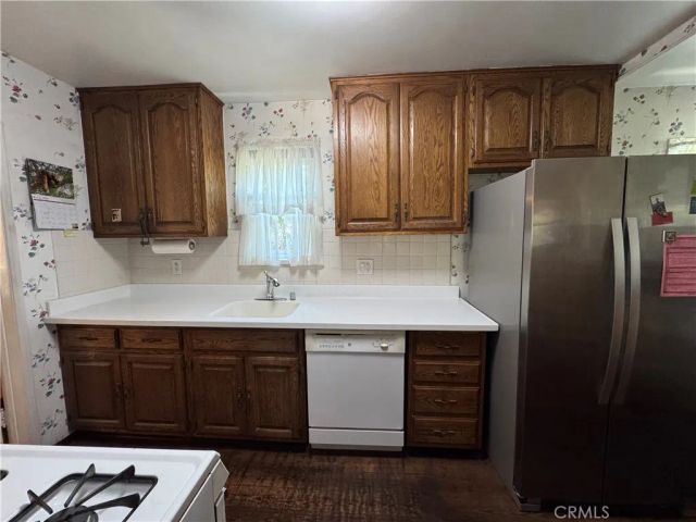7039 Hesperia, Reseda, CA 91335