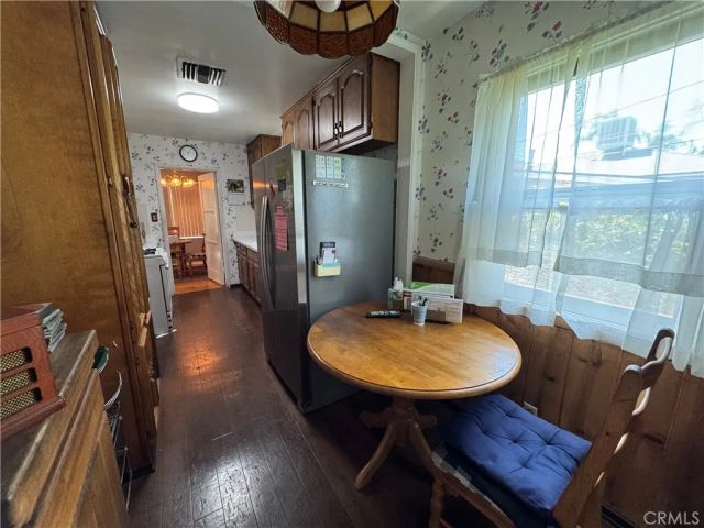 7039 Hesperia, Reseda, CA 91335