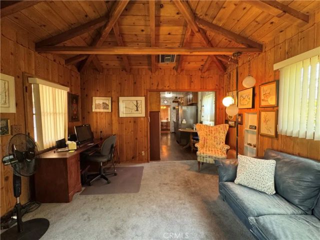 7039 Hesperia, Reseda, CA 91335